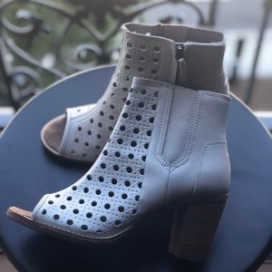 TOMS Dove Majorca Basket Weave Peep Toe Bootie